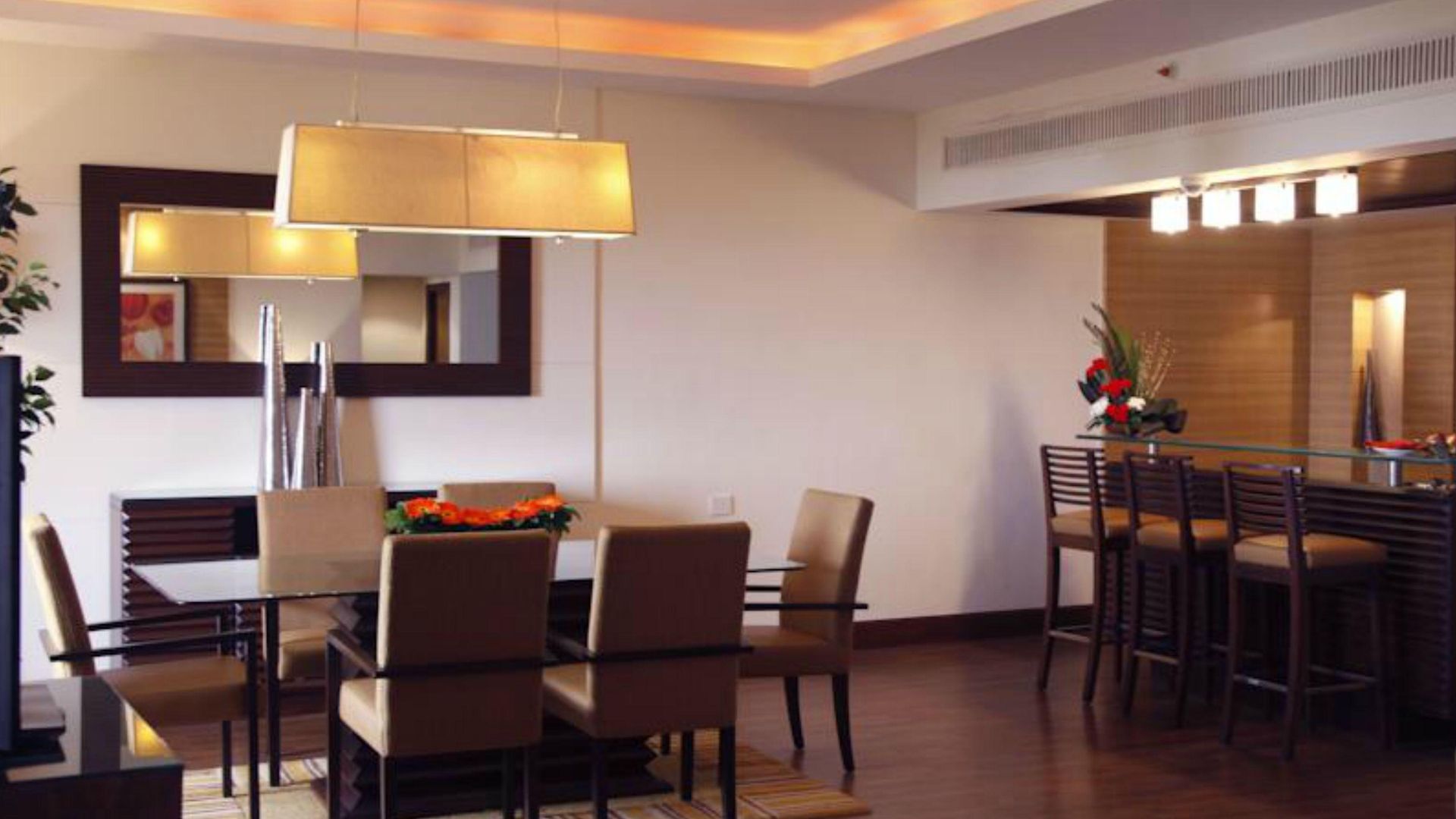 The Retreat & Convention Centre Hotel Mumbai