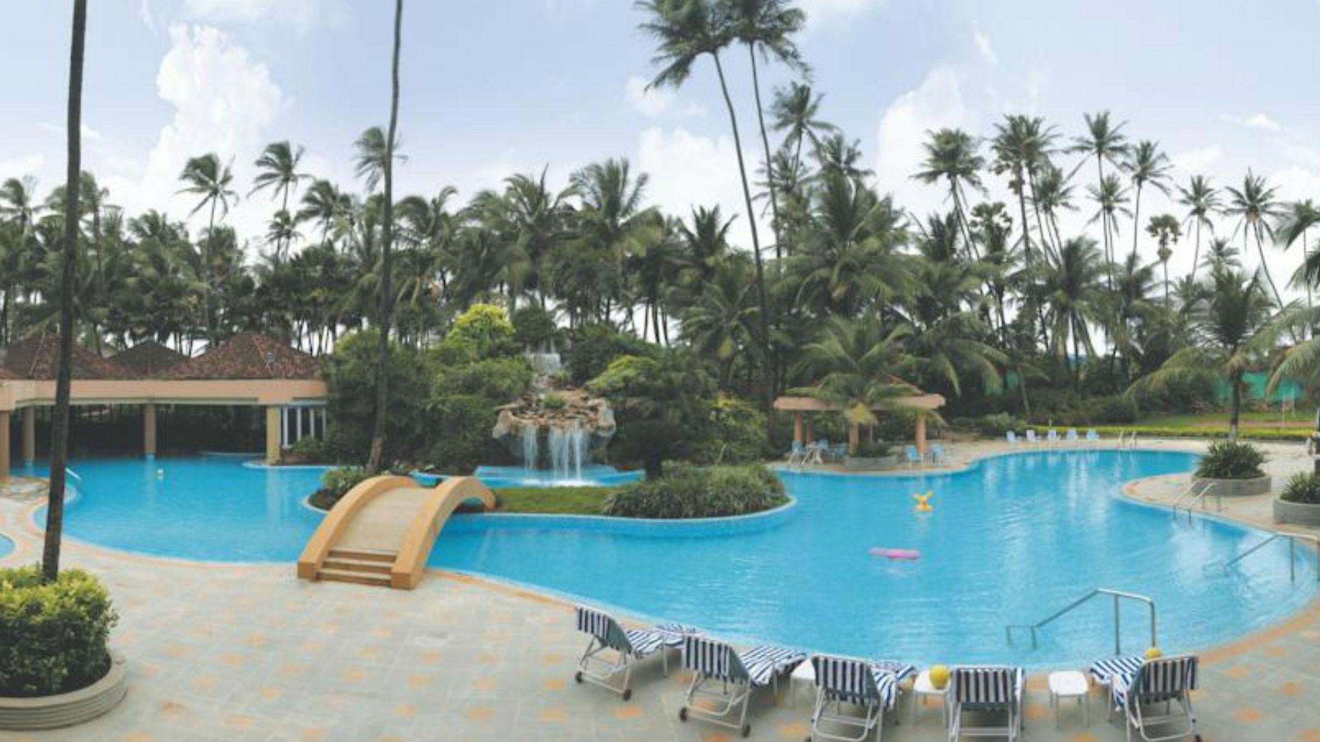 Hotel The Retreat & Convention Centre Mumbai