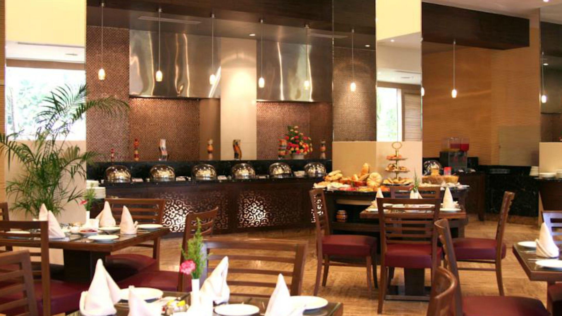 Hotel The Retreat & Convention Centre 5*