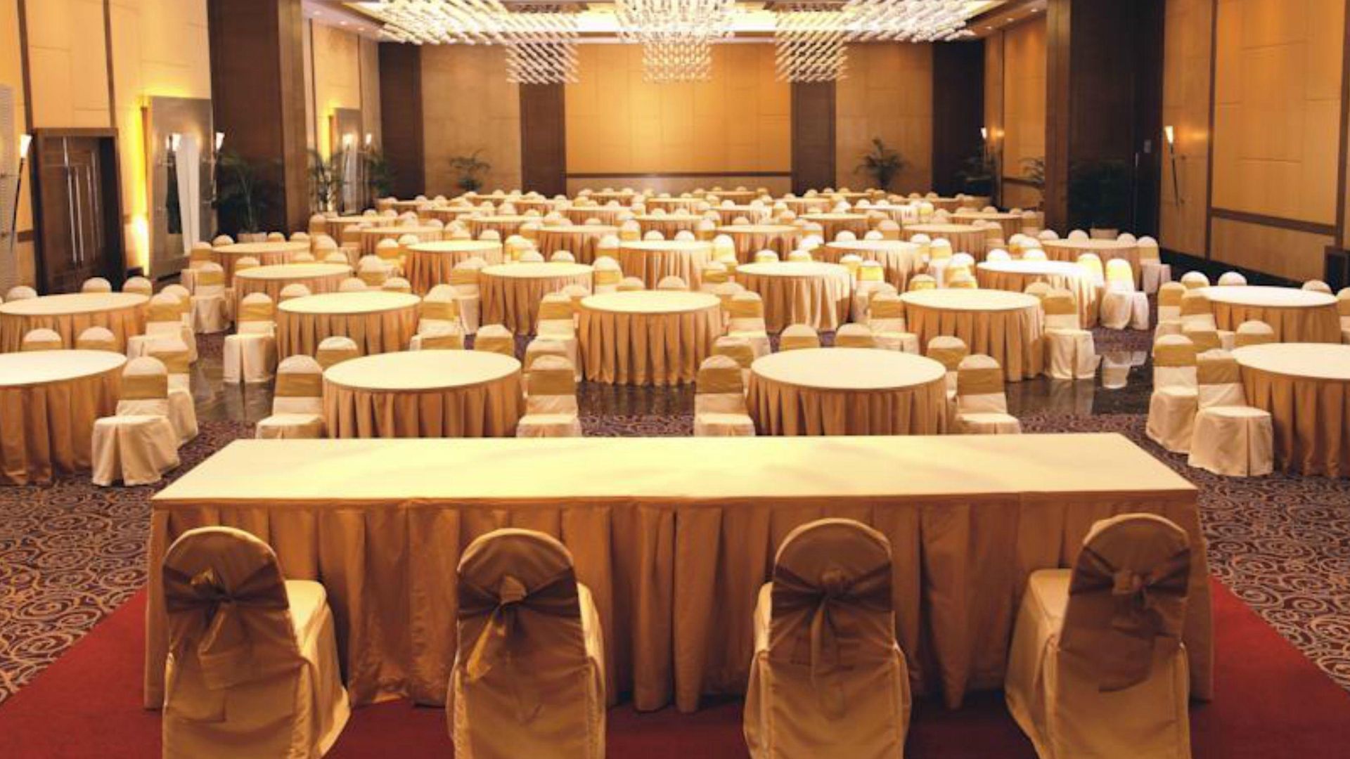 Hotel The Retreat & Convention Centre Mumbai