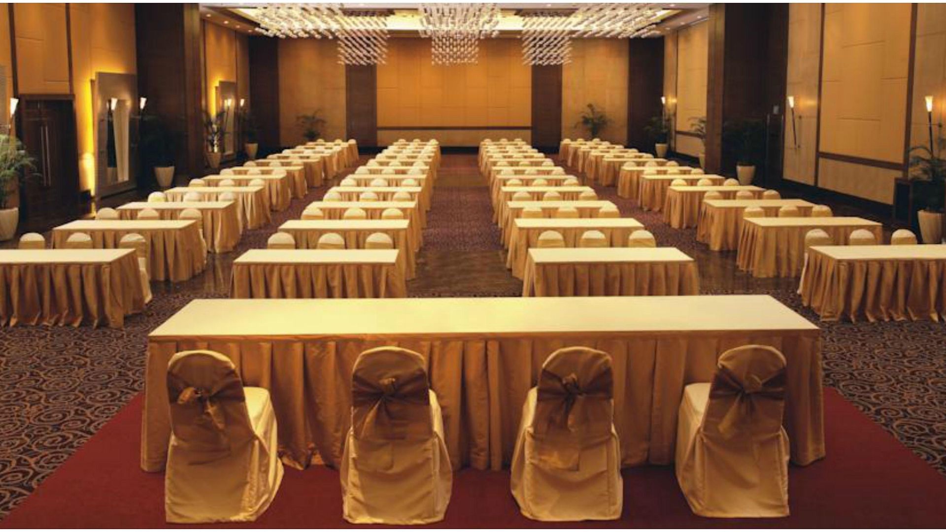 The Retreat & Convention Centre Hotel Mumbai