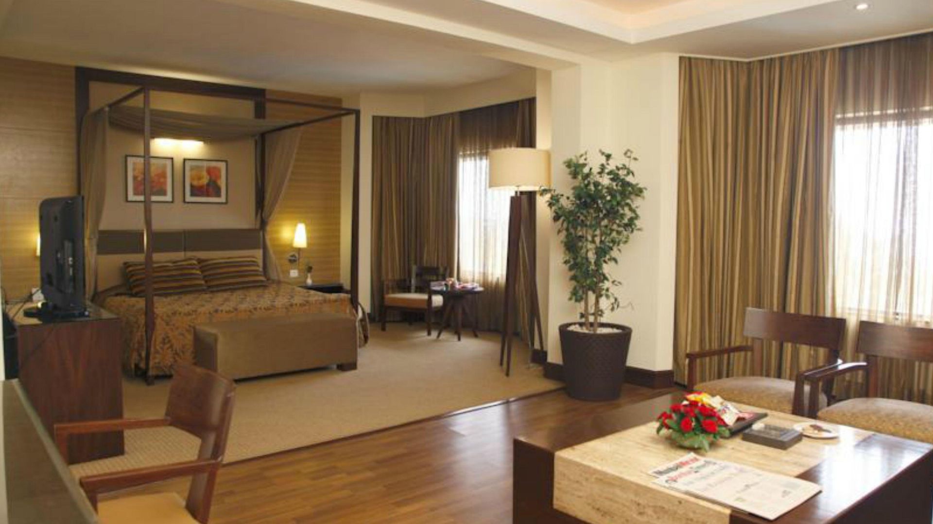 Hotel The Retreat & Convention Centre Mumbai