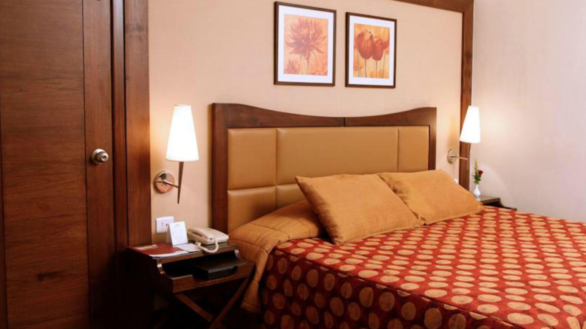 Hotel The Retreat & Convention Centre 5*