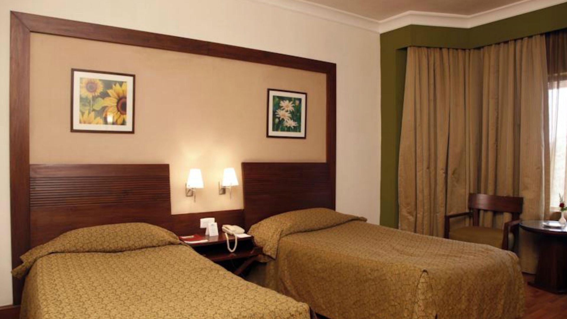 The Retreat & Convention Centre Hotel 5*