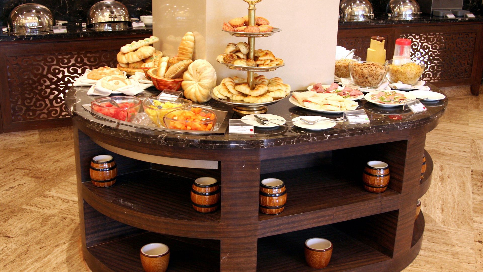 The Retreat & Convention Centre Hotel Mumbai