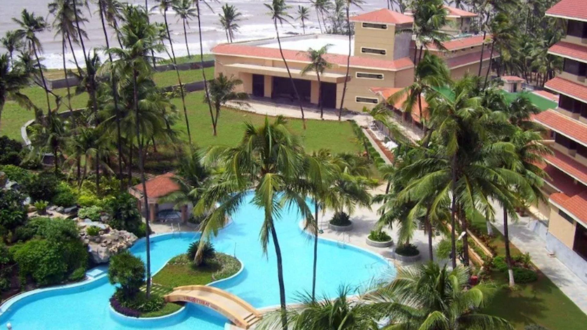 Hotel The Retreat & Convention Centre Mumbai