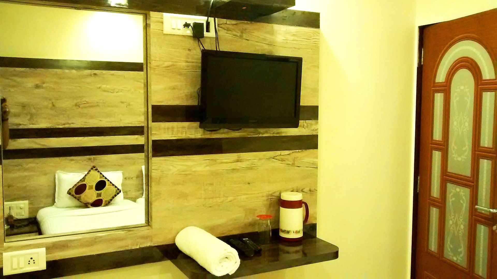 Apple Guest house *
