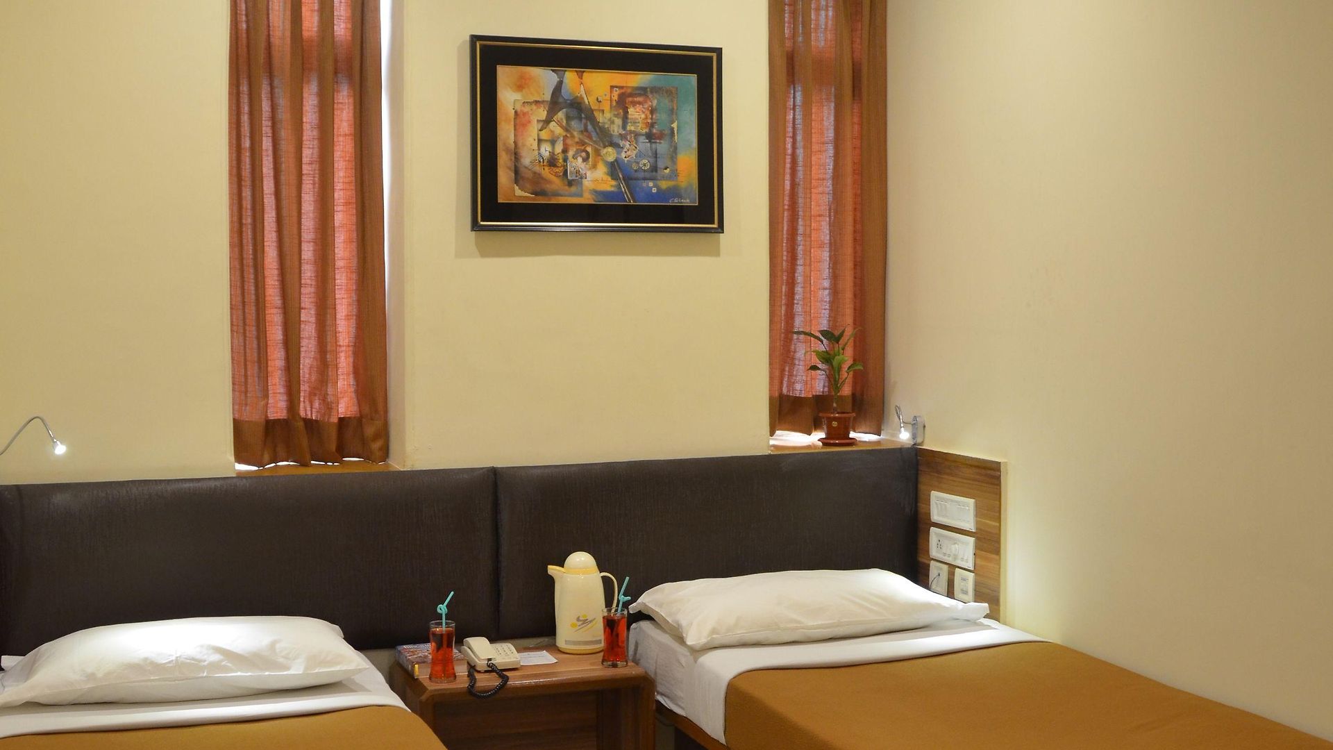 Sea Palace - Near Gateway Of India 3*