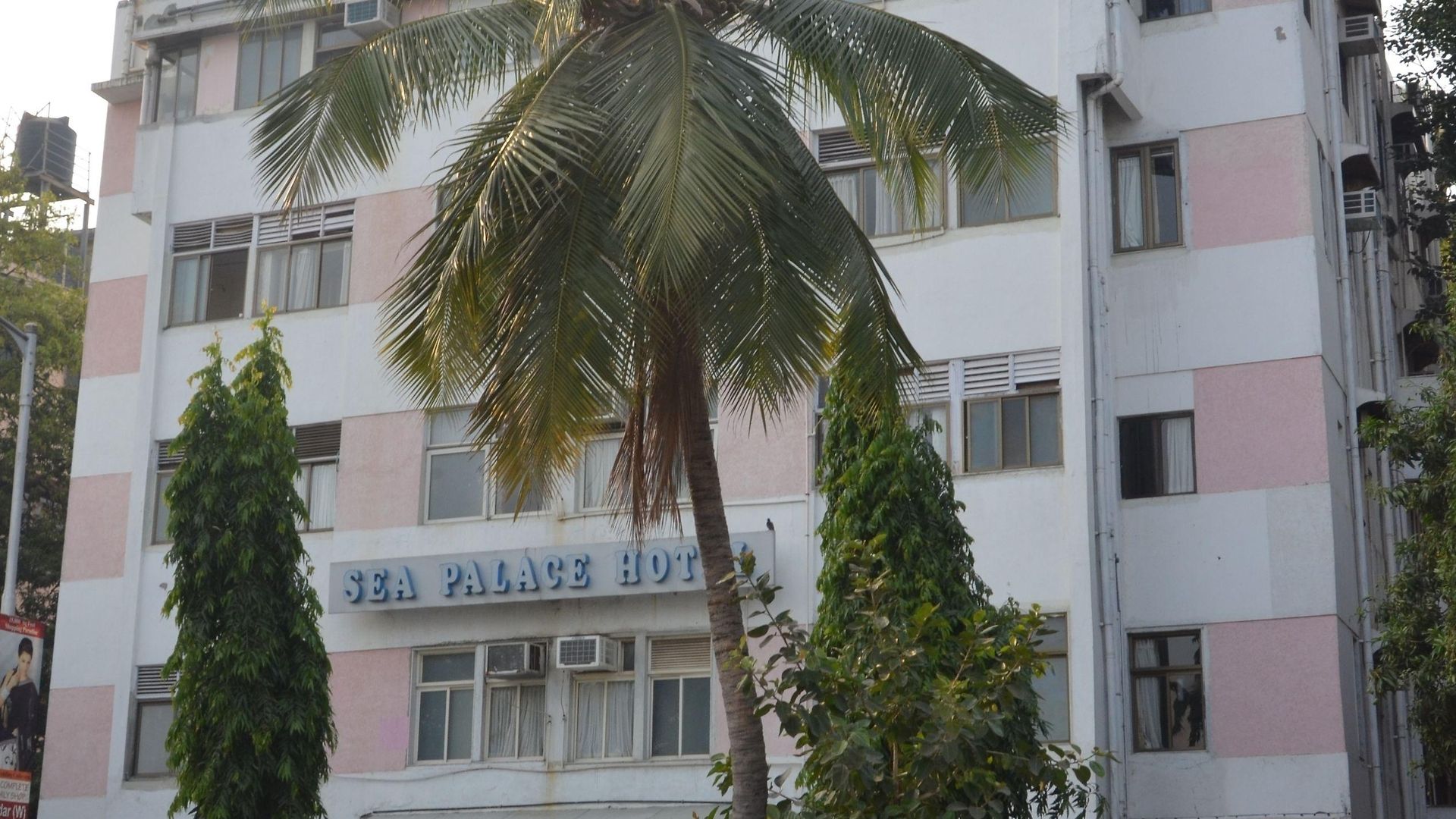 Hotel Sea Palace - Near Gateway Of India Mumbai