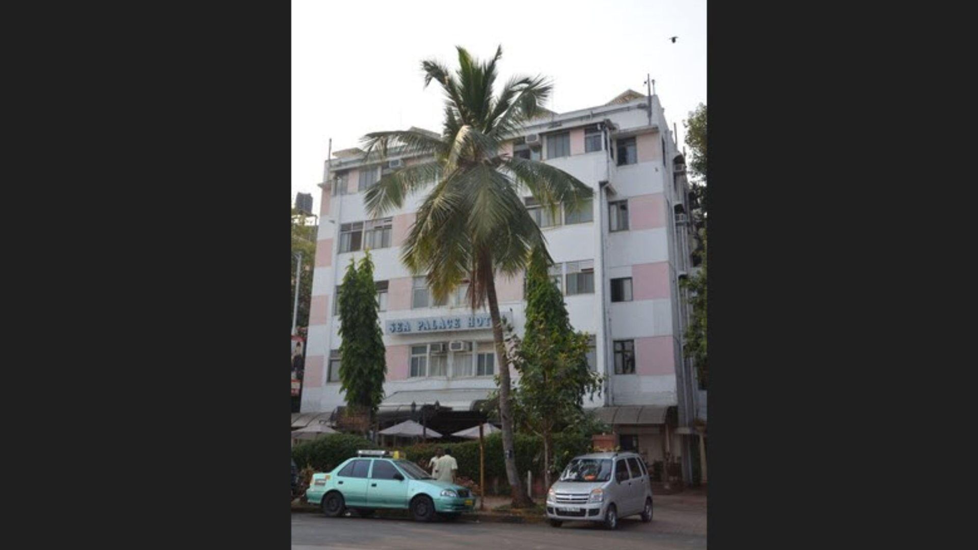 Sea Palace - Near Gateway Of India 3*