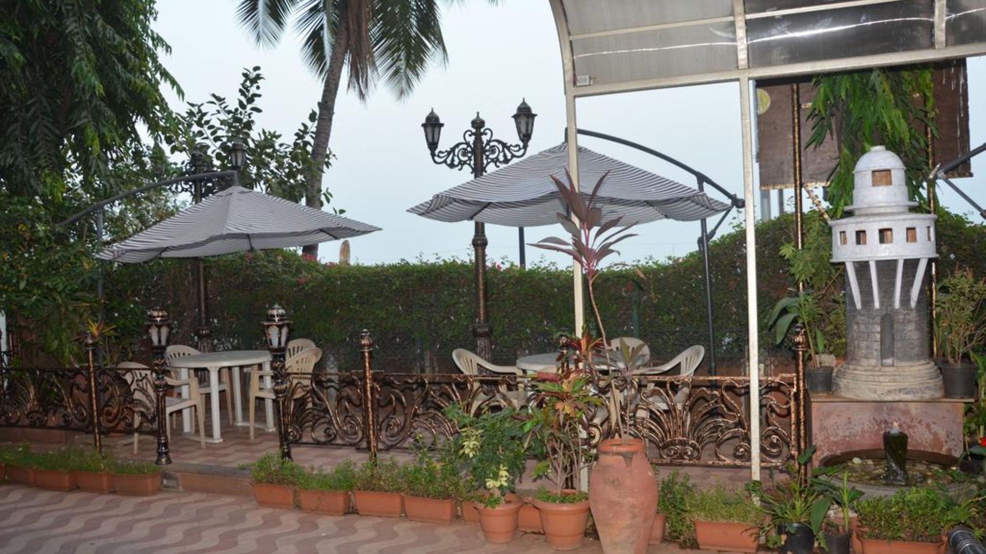 Sea Palace - Near Gateway Of India 3*