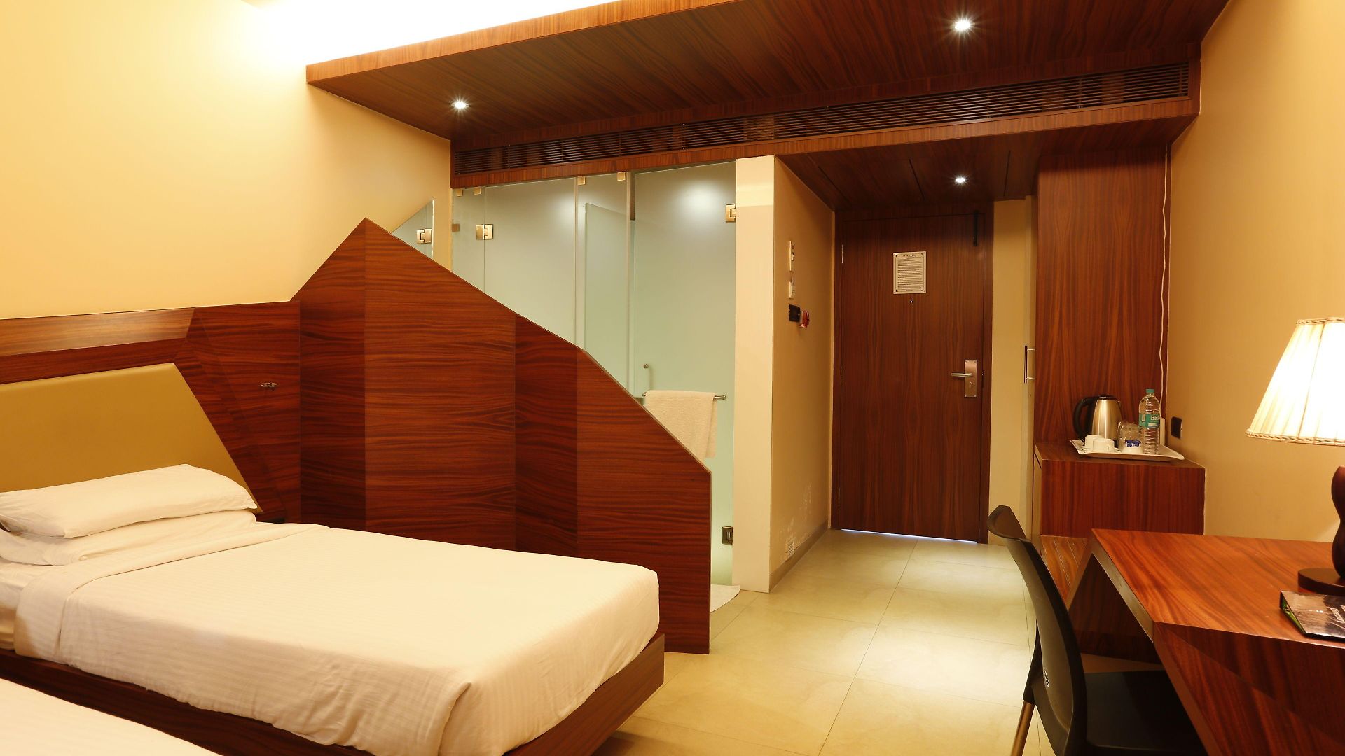 Hotel Dragonfly - The Art 4*