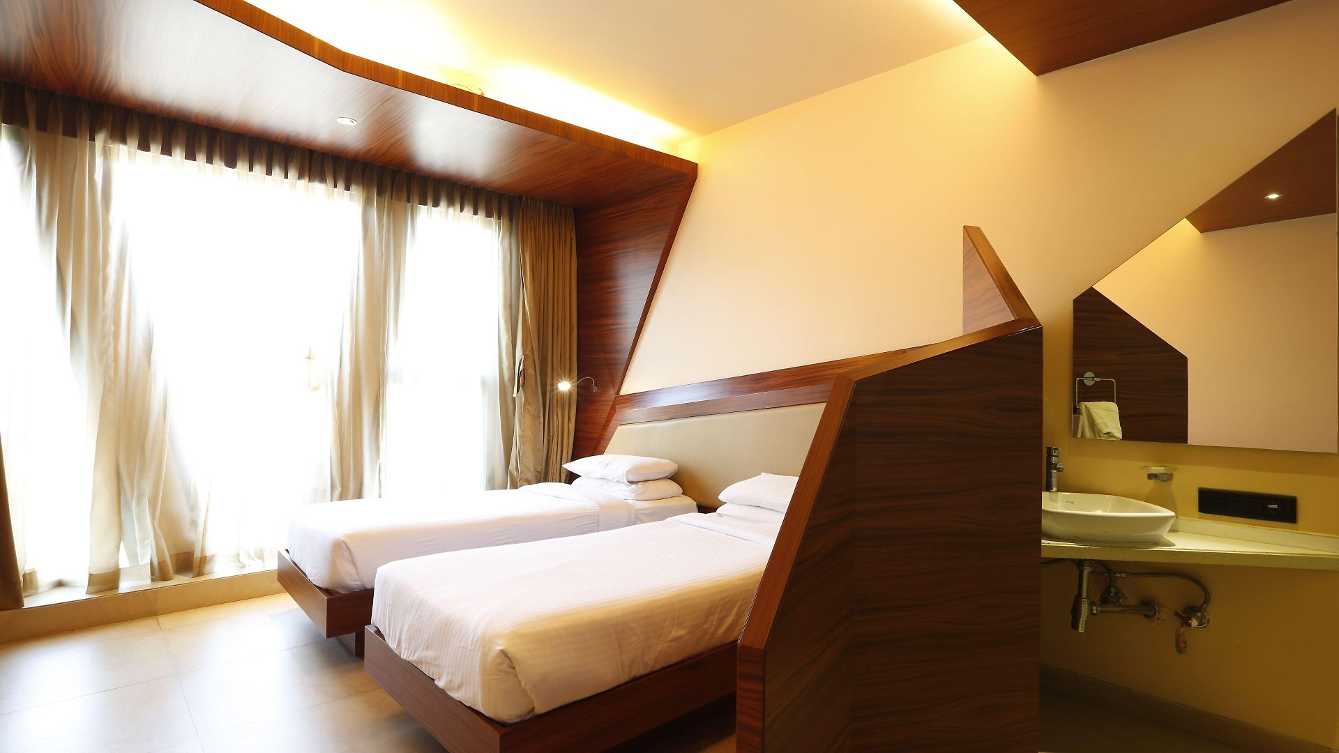 Hotel Dragonfly - The Art Mumbai