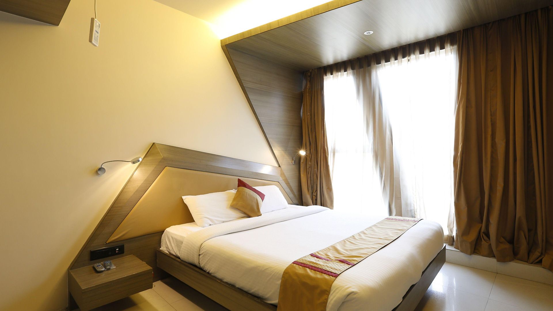 Dragonfly - The Art Hotel Mumbai