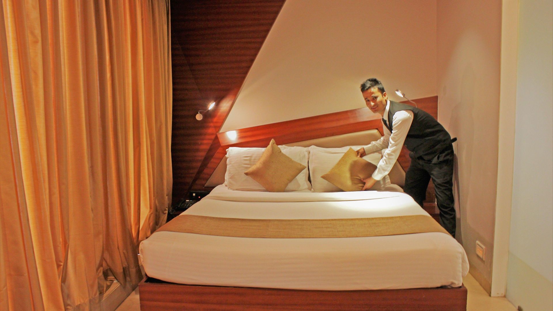 Dragonfly - The Art 4* Mumbai
