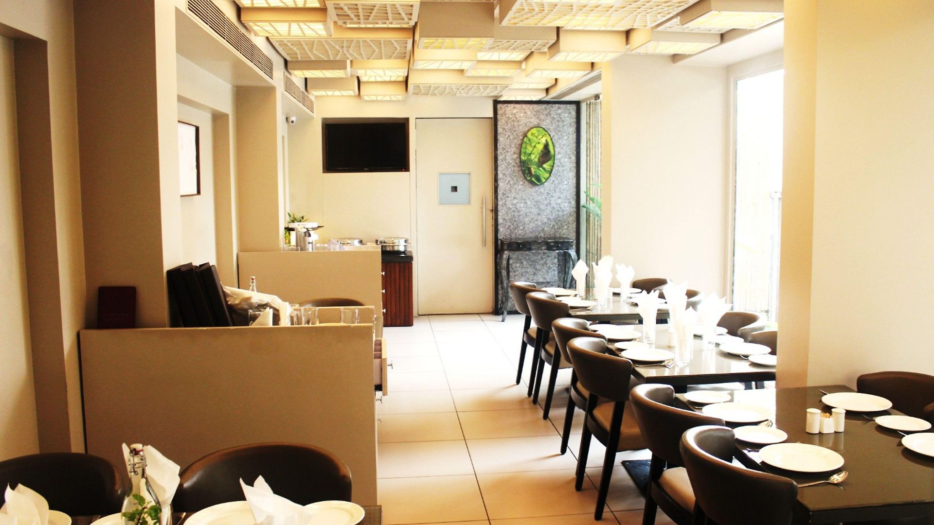 Dragonfly - The Art 4* Mumbai