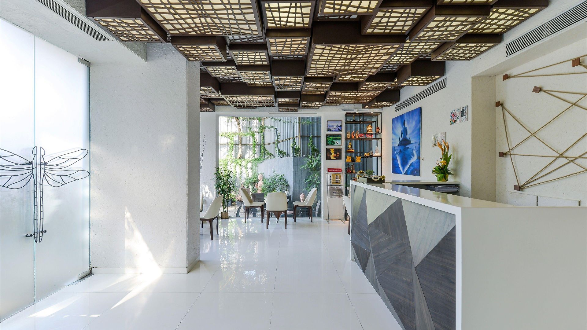 Dragonfly - The Art Hotel Mumbai
