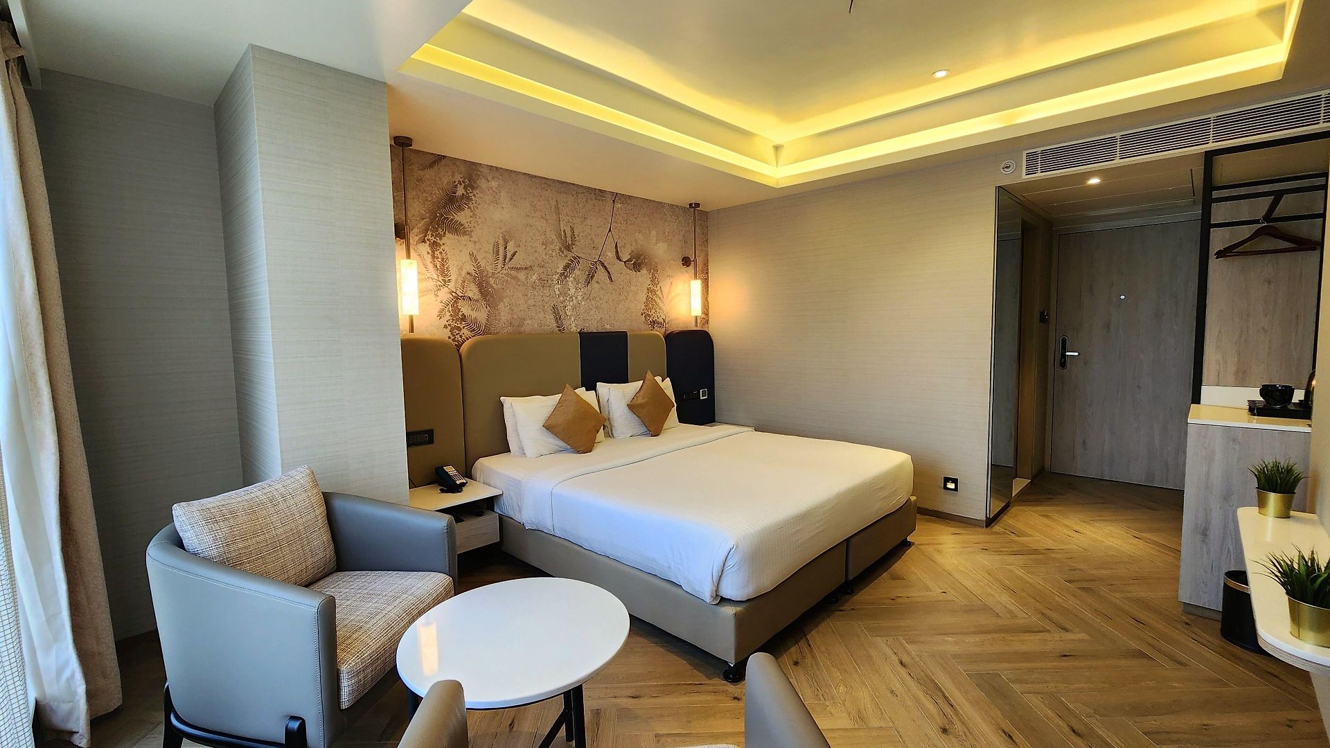 Hotel Dragonfly - The Art Mumbai