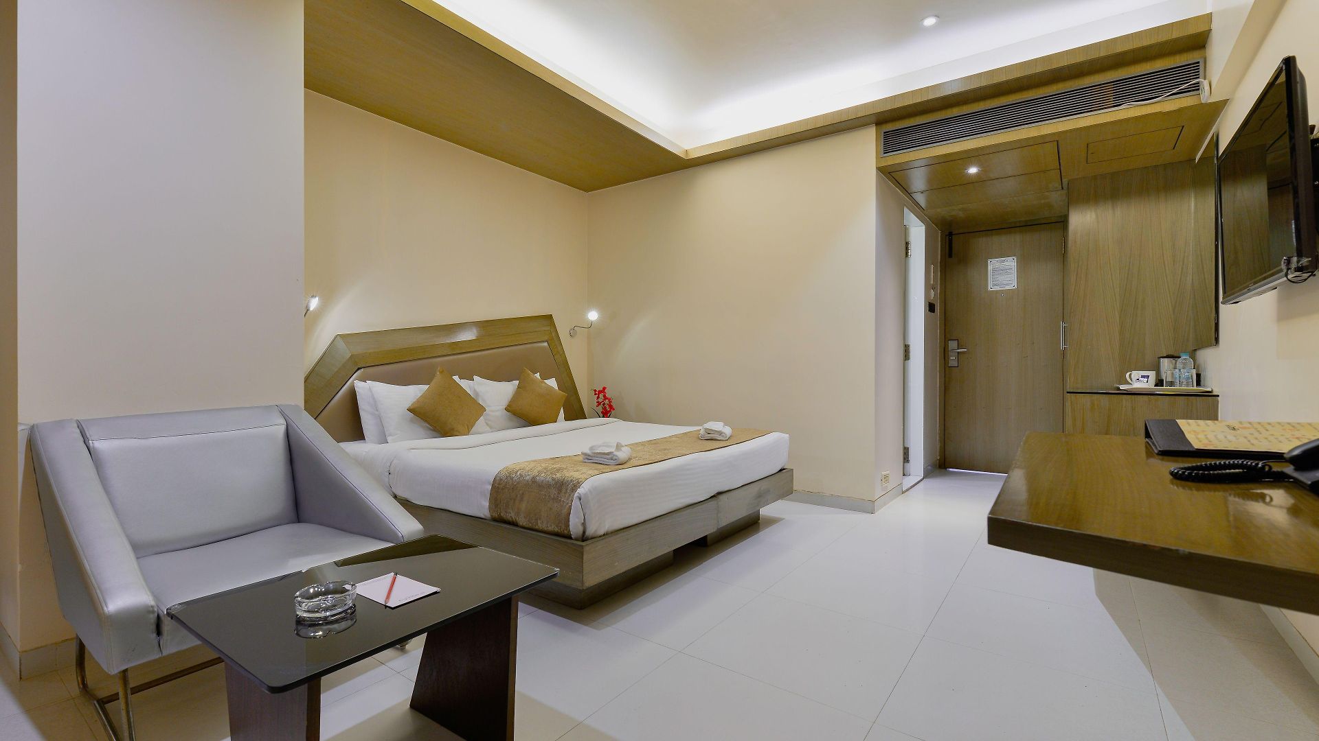Dragonfly - The Art Hotel Mumbai