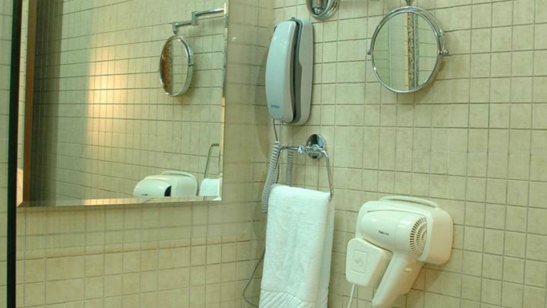Fabhotel Shubhangan - Nr Bandra 3*