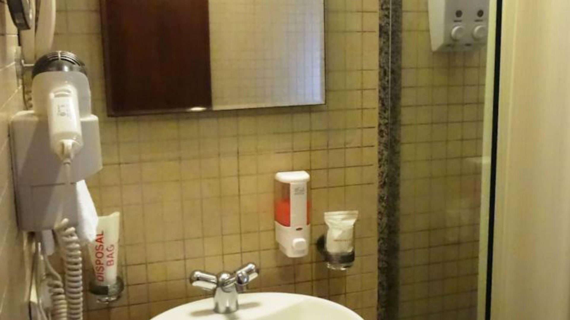Fabhotel Shubhangan - Nr Bandra