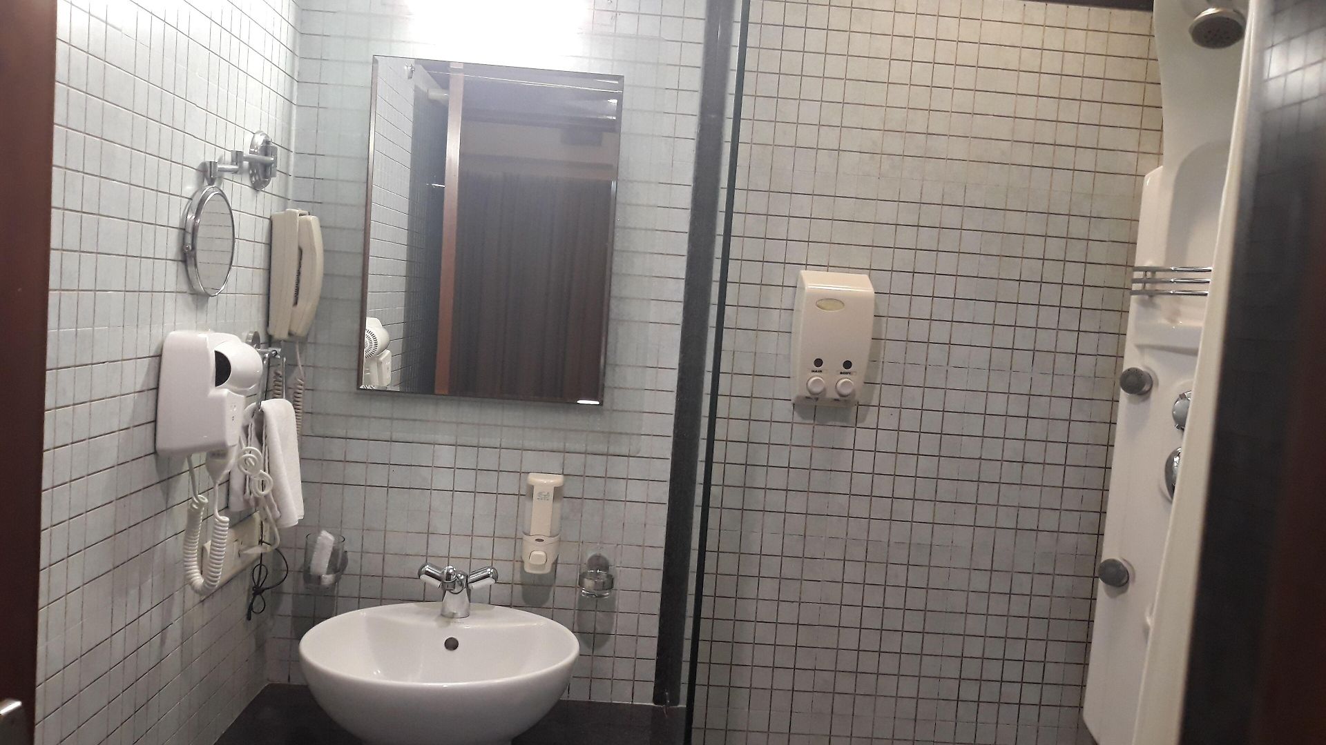 Fabhotel Shubhangan - Nr Bandra