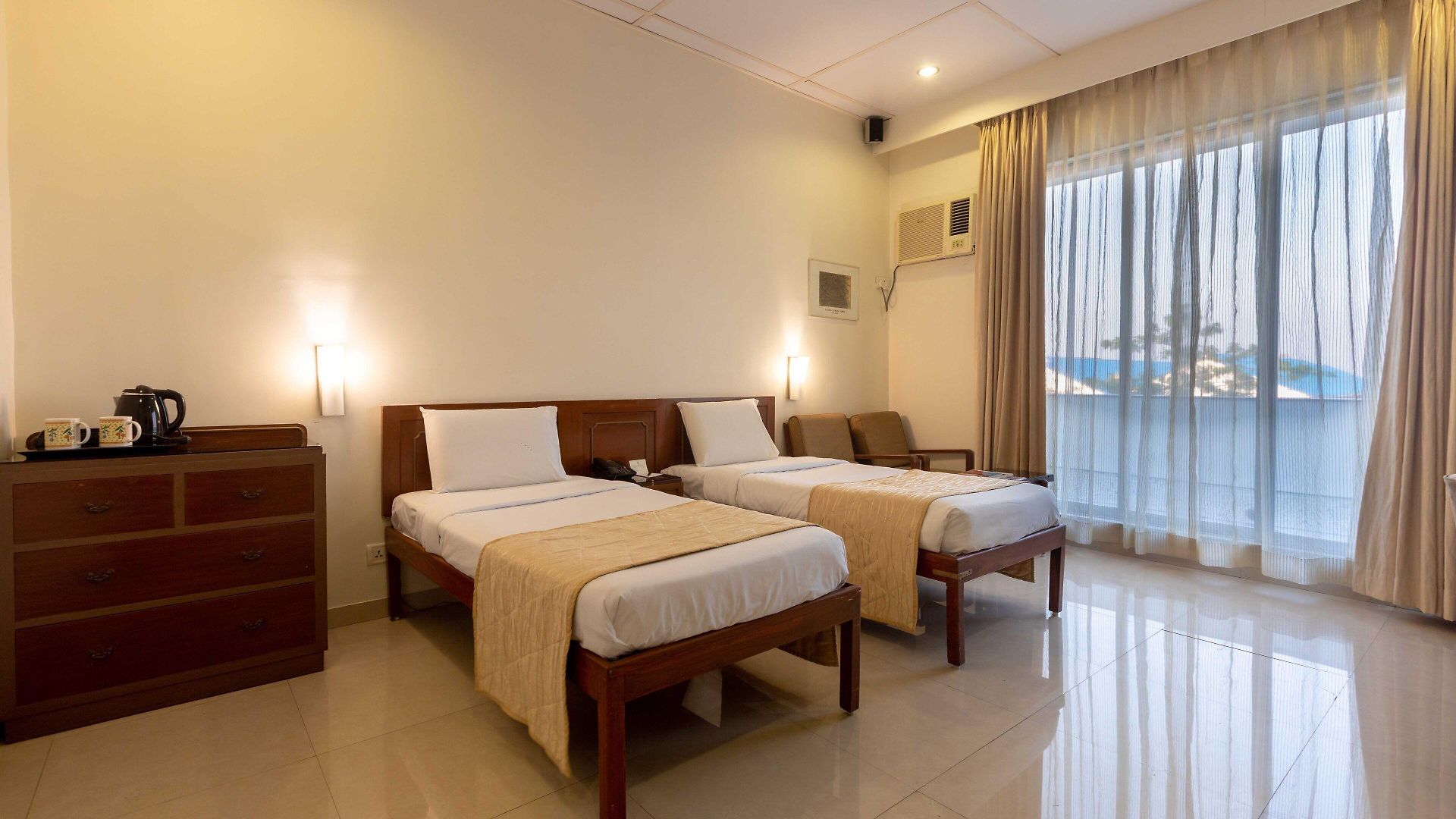 Hotel Grand - Ballard Estate,