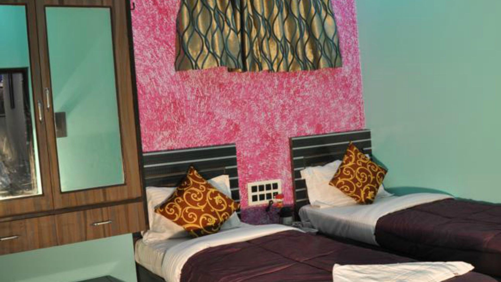 Hotel Planet Plaza Mumbai