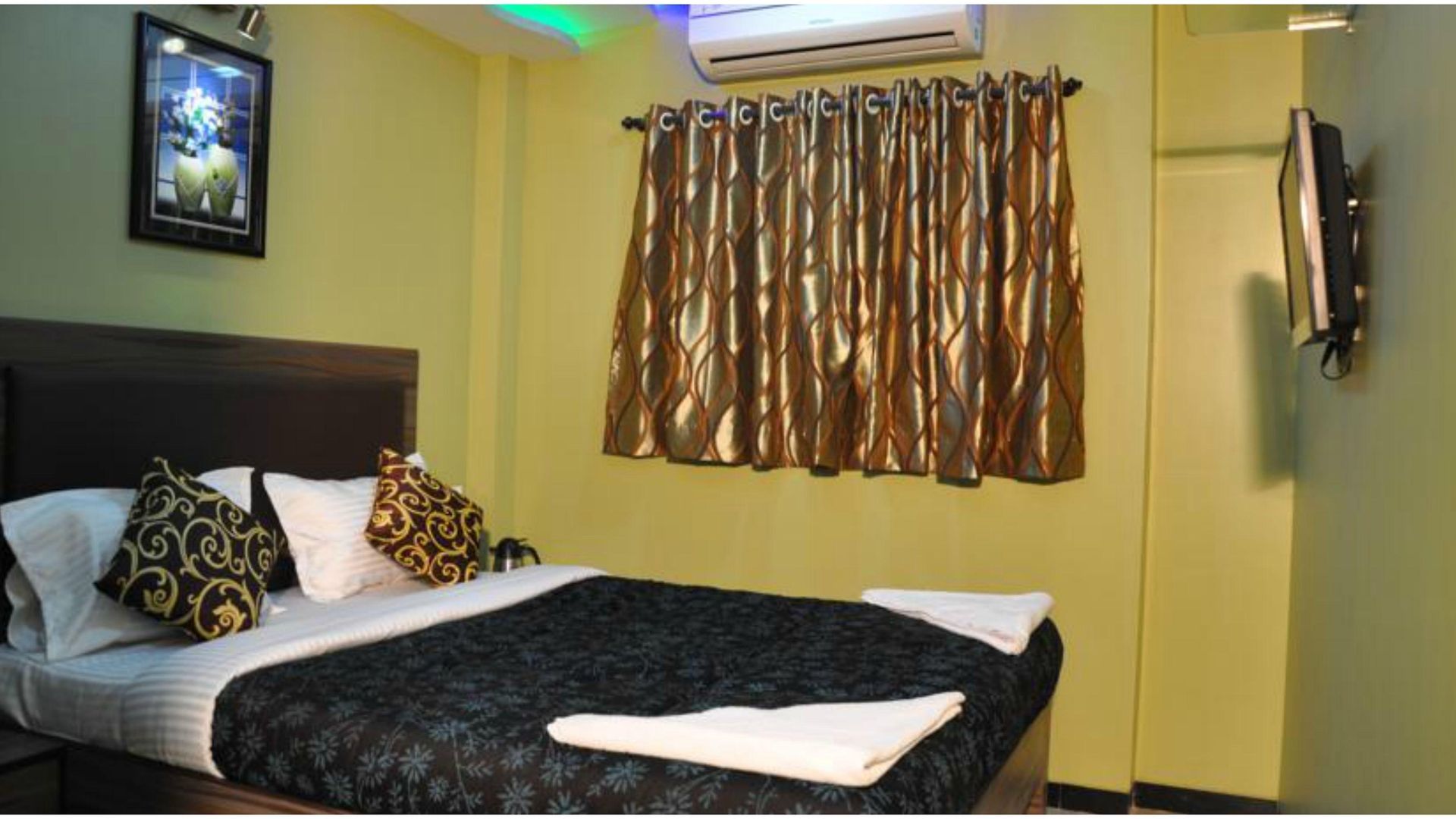 Planet Plaza Hotel