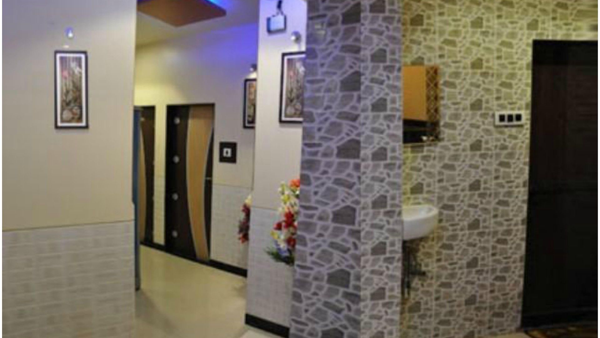 Planet Plaza Hotel