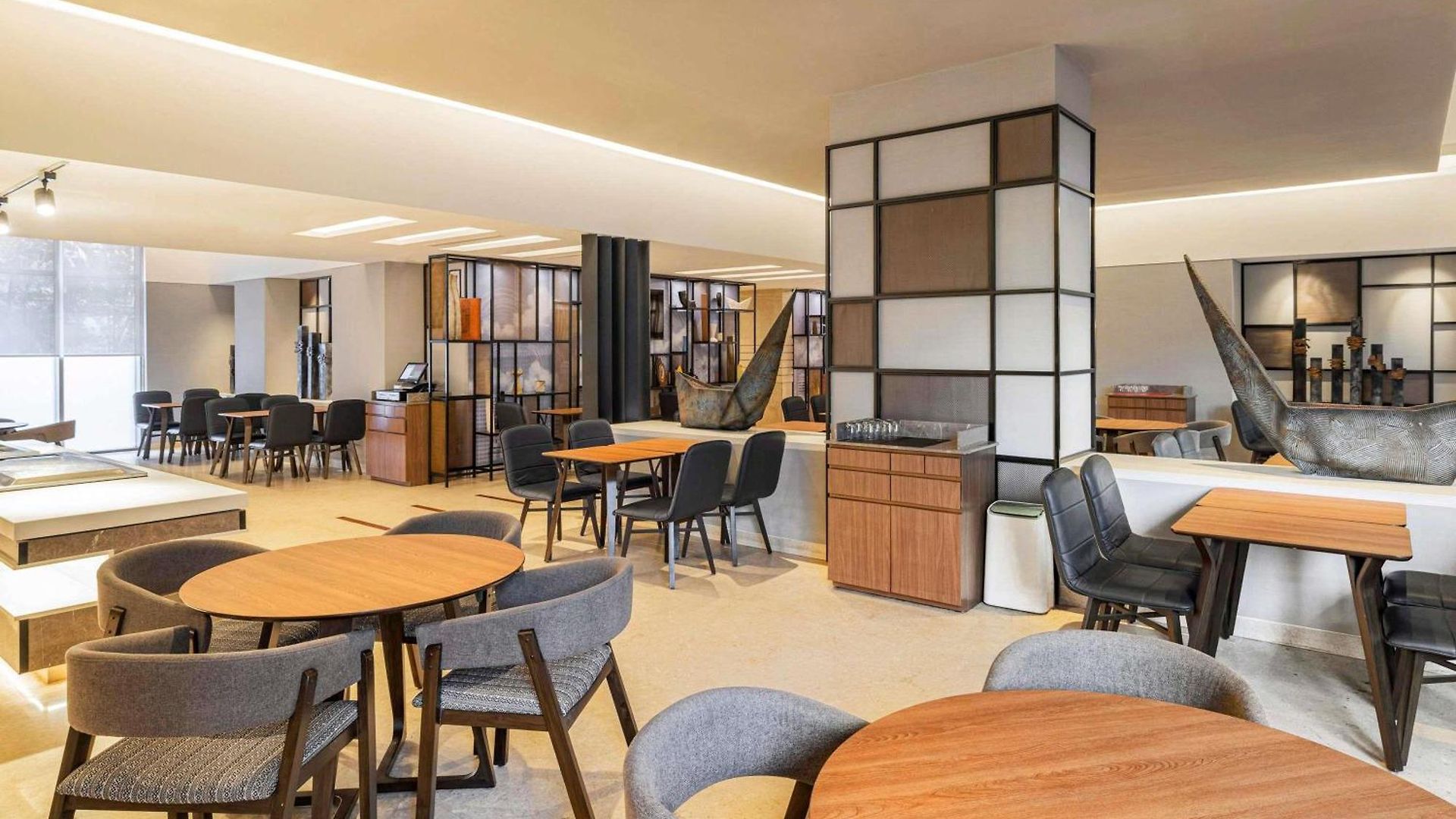 Hotel Ibis Airport - An Accor Brand 4*