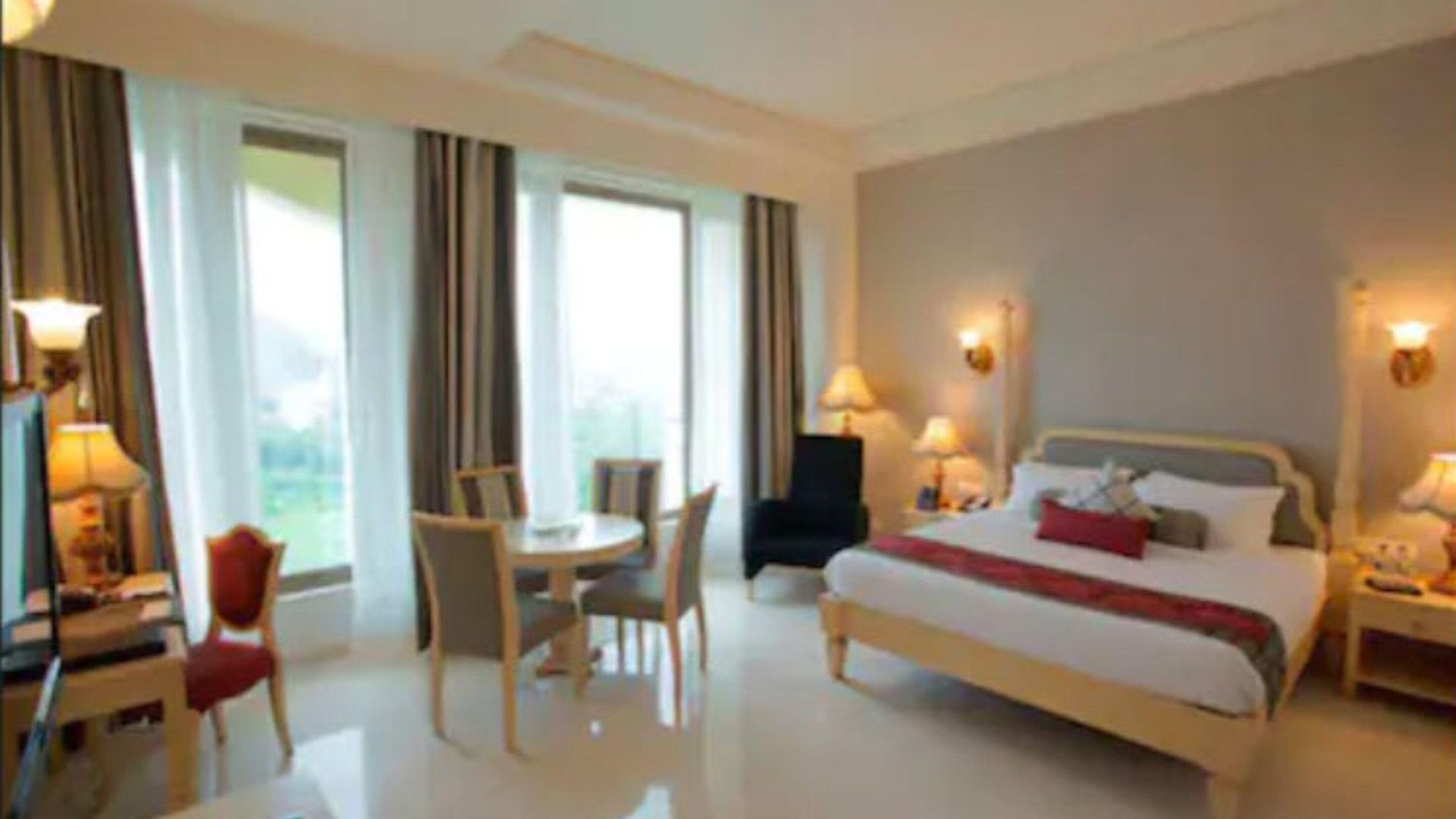 Royal Tulip Hotel 5*