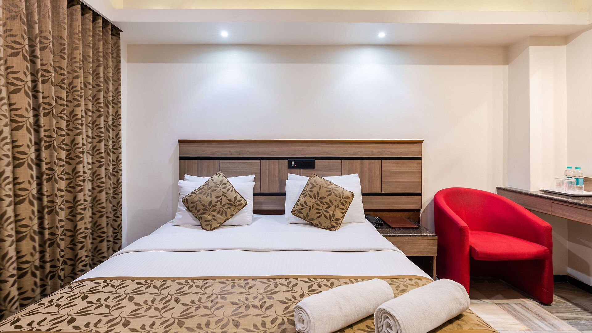 Avon Ruby Dadar Hotel