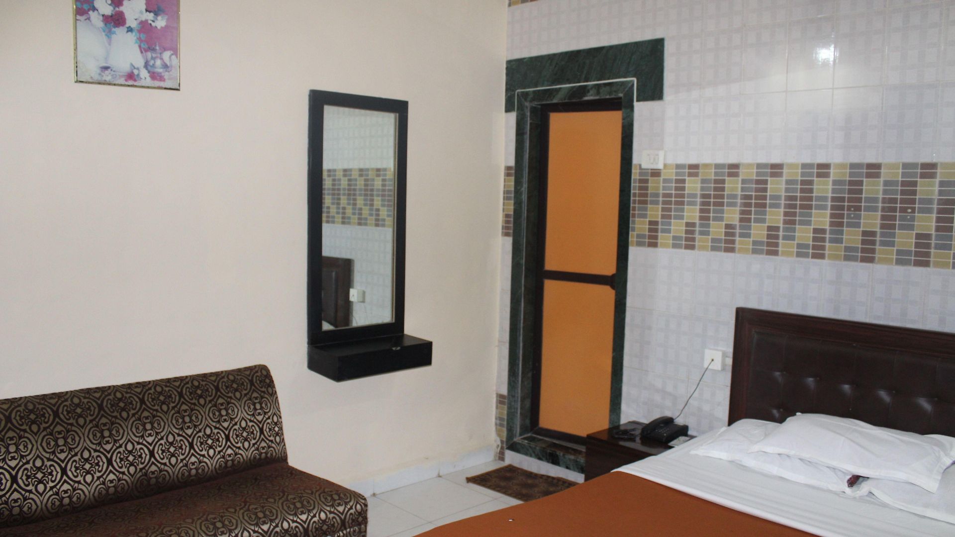 Sea Sands Hotel 2*