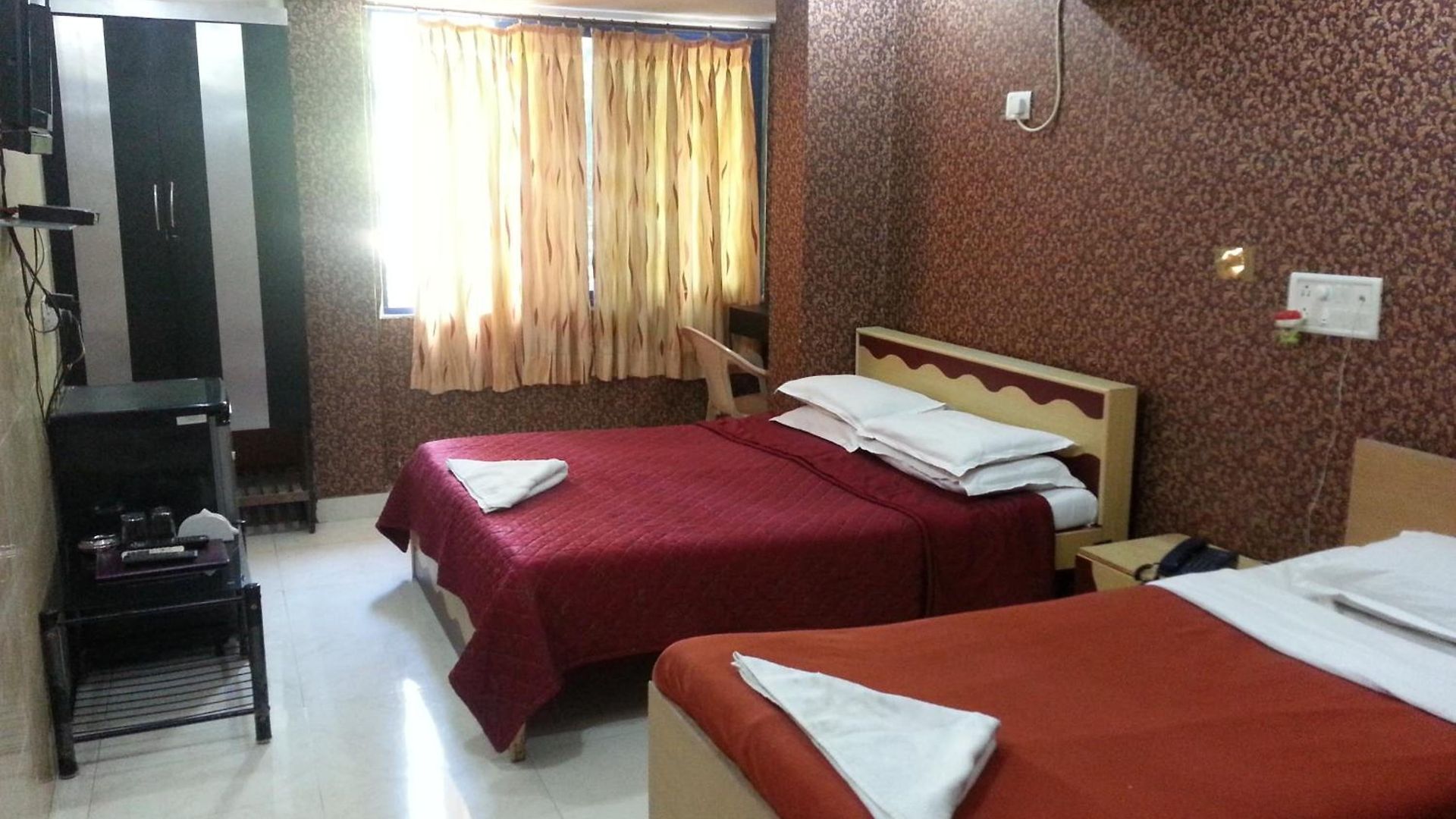 Sea Sands Hotel 2*