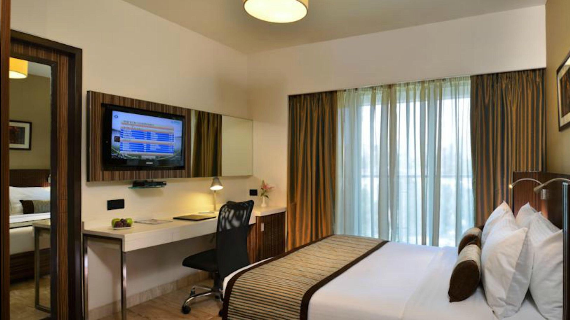 Residency Sarovar Portico Hotel 4*