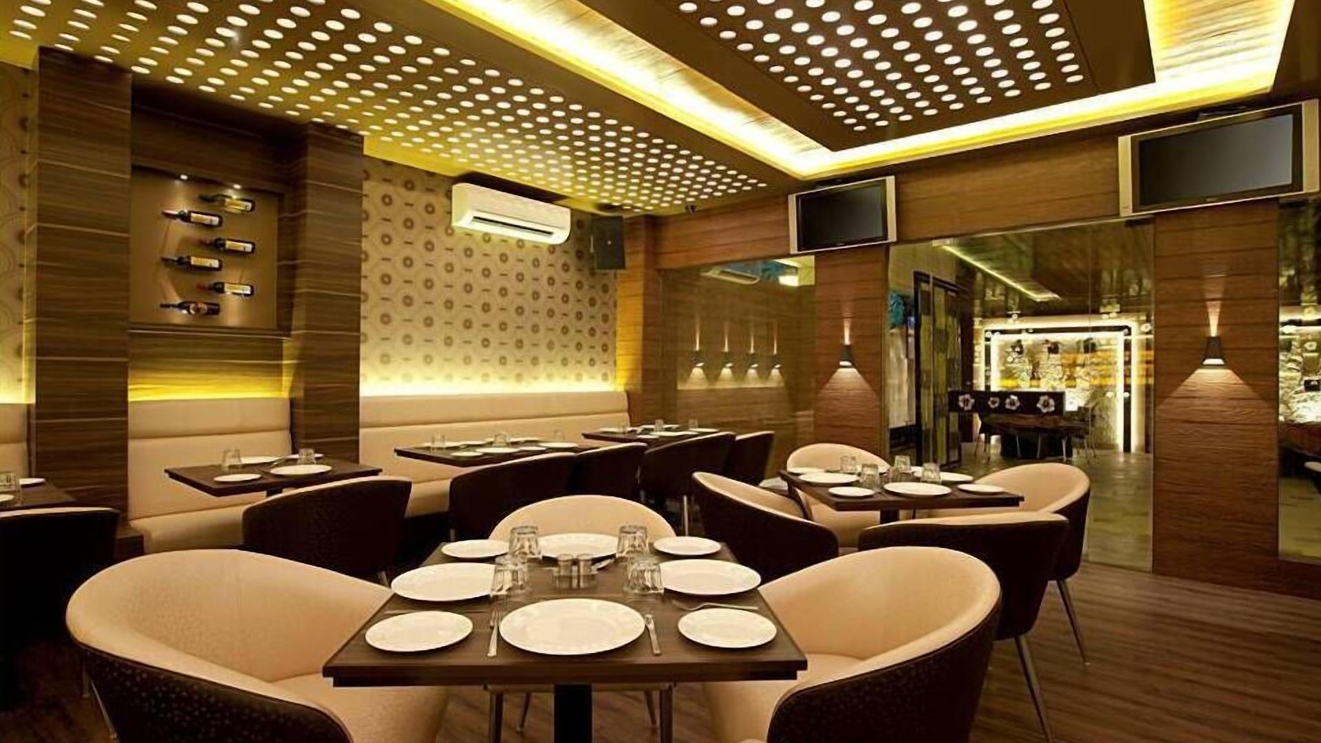 Plaza 3* Mumbai