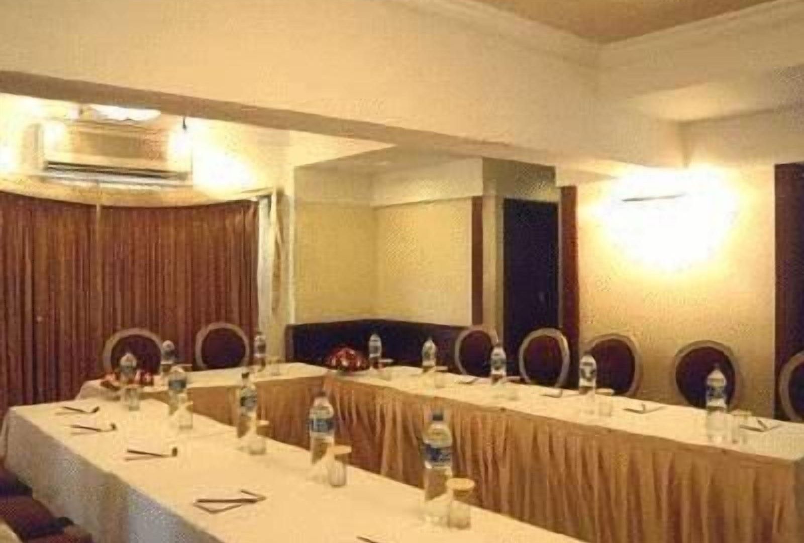 Bloom - Juhu Hotel Mumbai