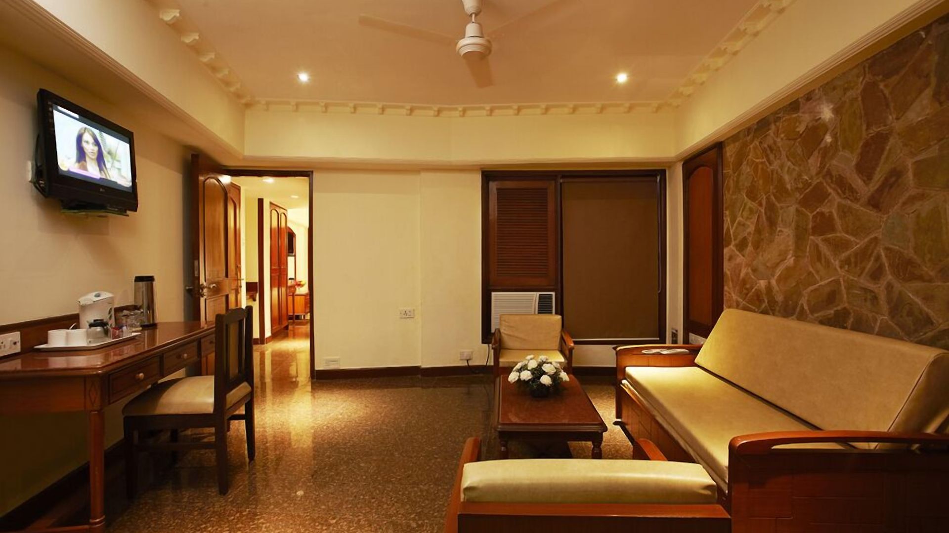 Hotel Bloom - Juhu Mumbai