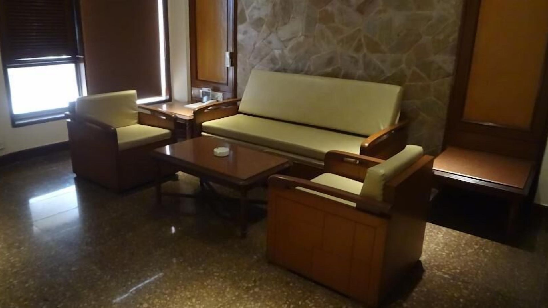 Bloom - Juhu Hotel 4*