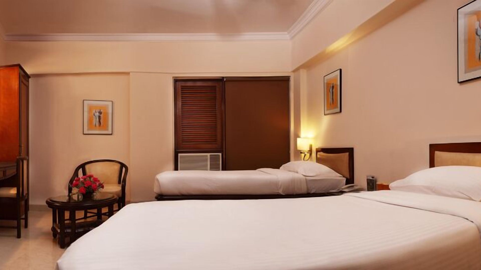Hotel Bloom - Juhu Mumbai