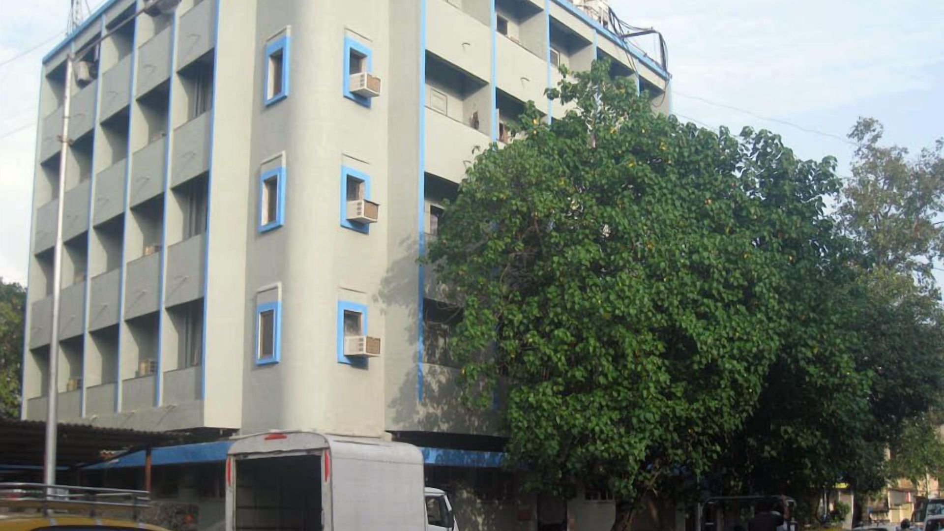 Pals Hotel