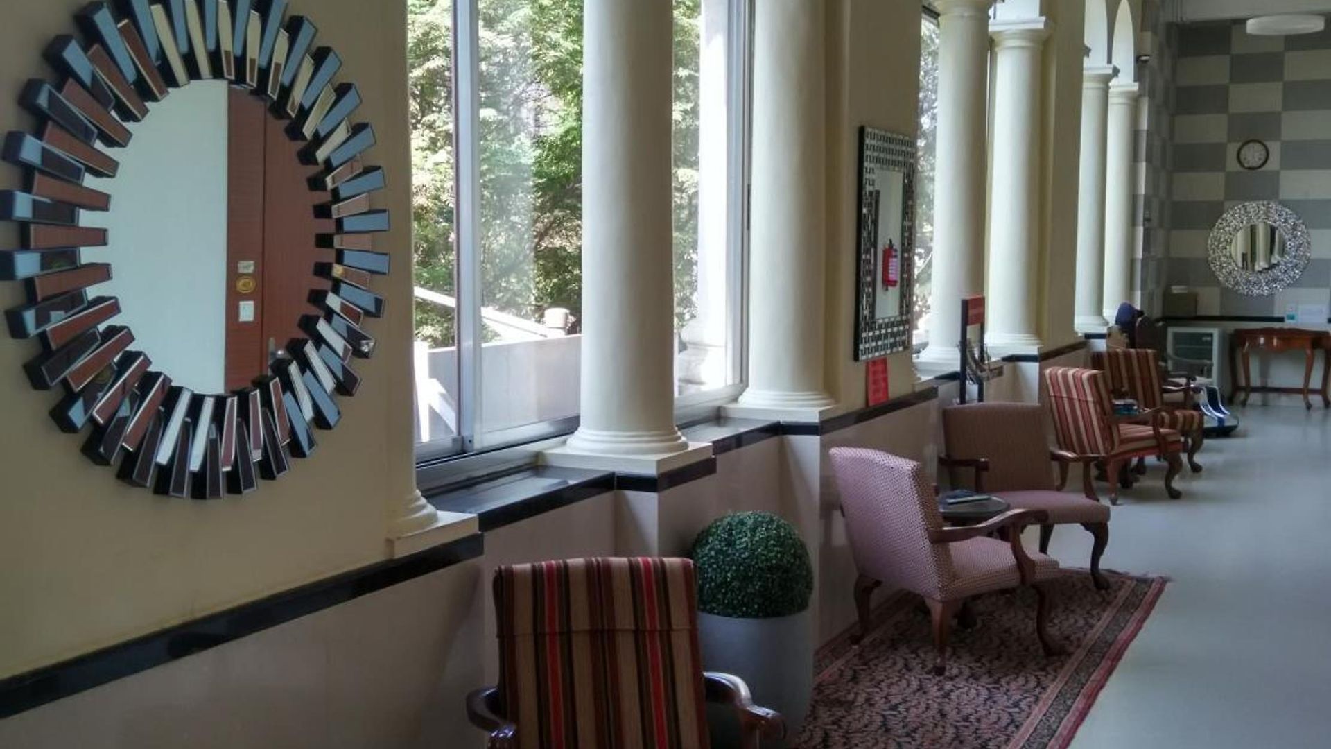 Elphinstone Hotel 3*