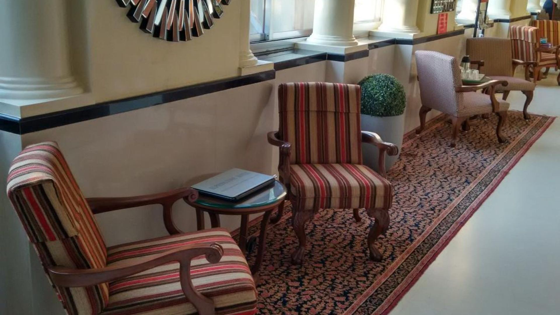 Elphinstone Hotel 3*