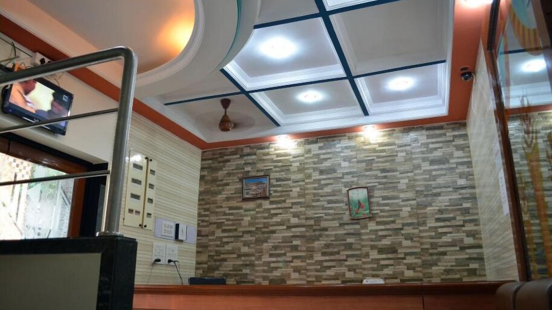 Hotel Fabexpress New Deepak - Nr & Csmt Station