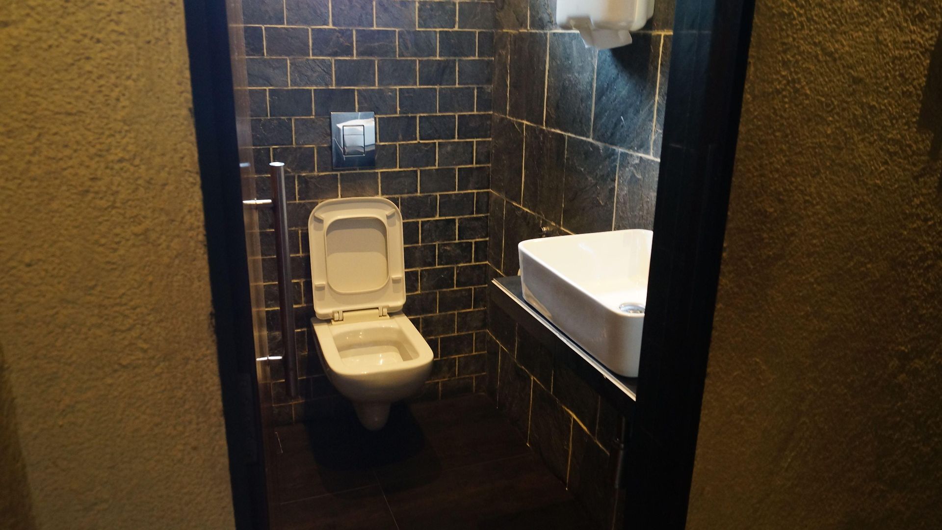 Kumkum Hotel 2*