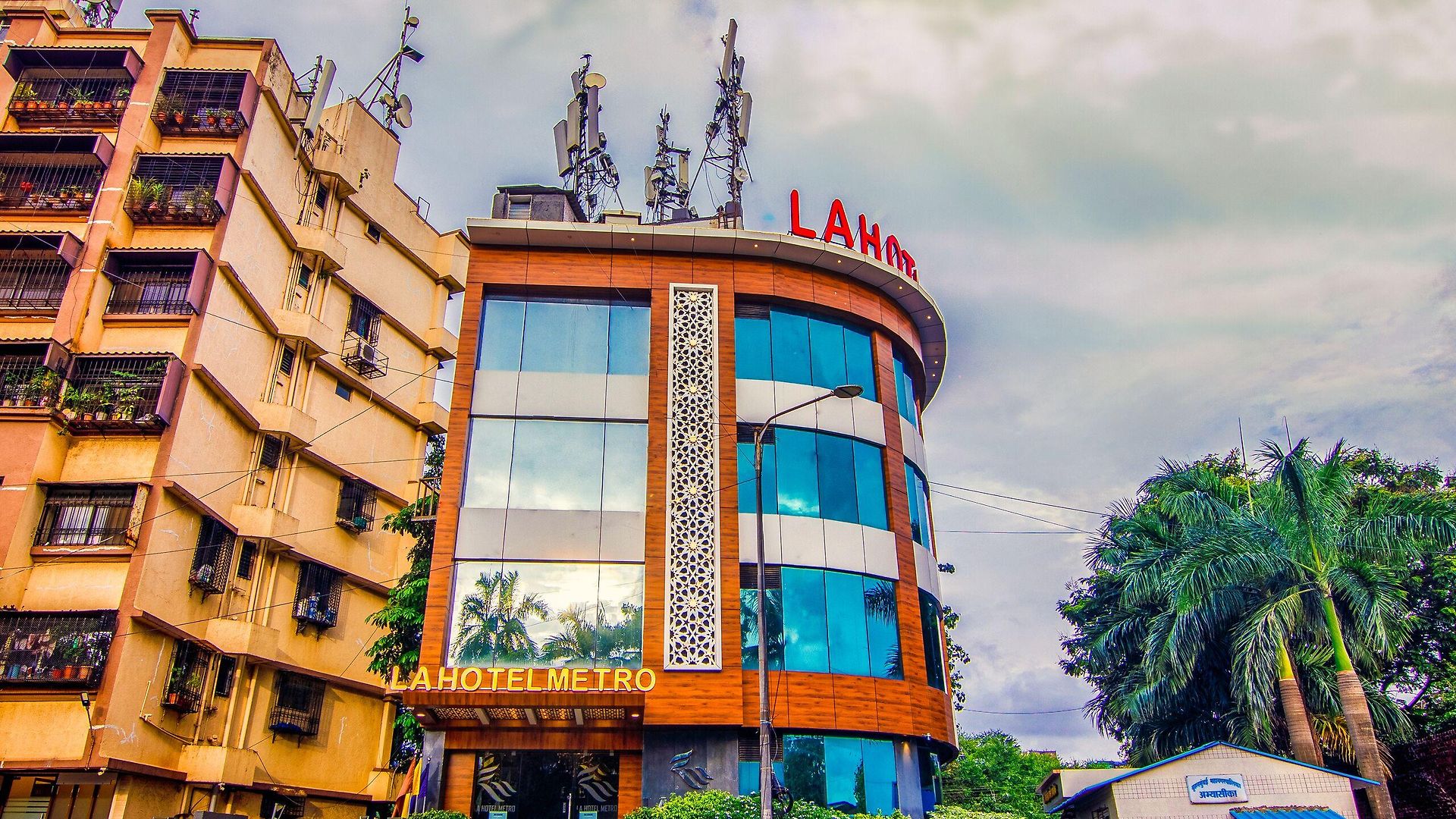 Hotel La Metro Near Bkc 3*