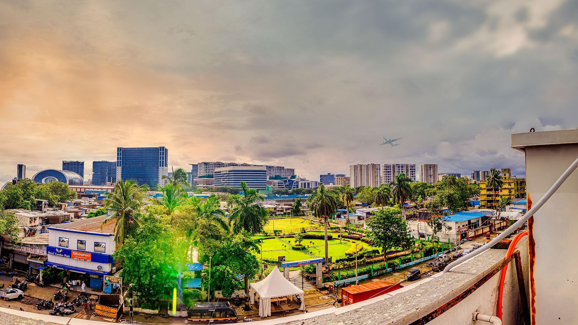 Hotel La Metro Near Bkc