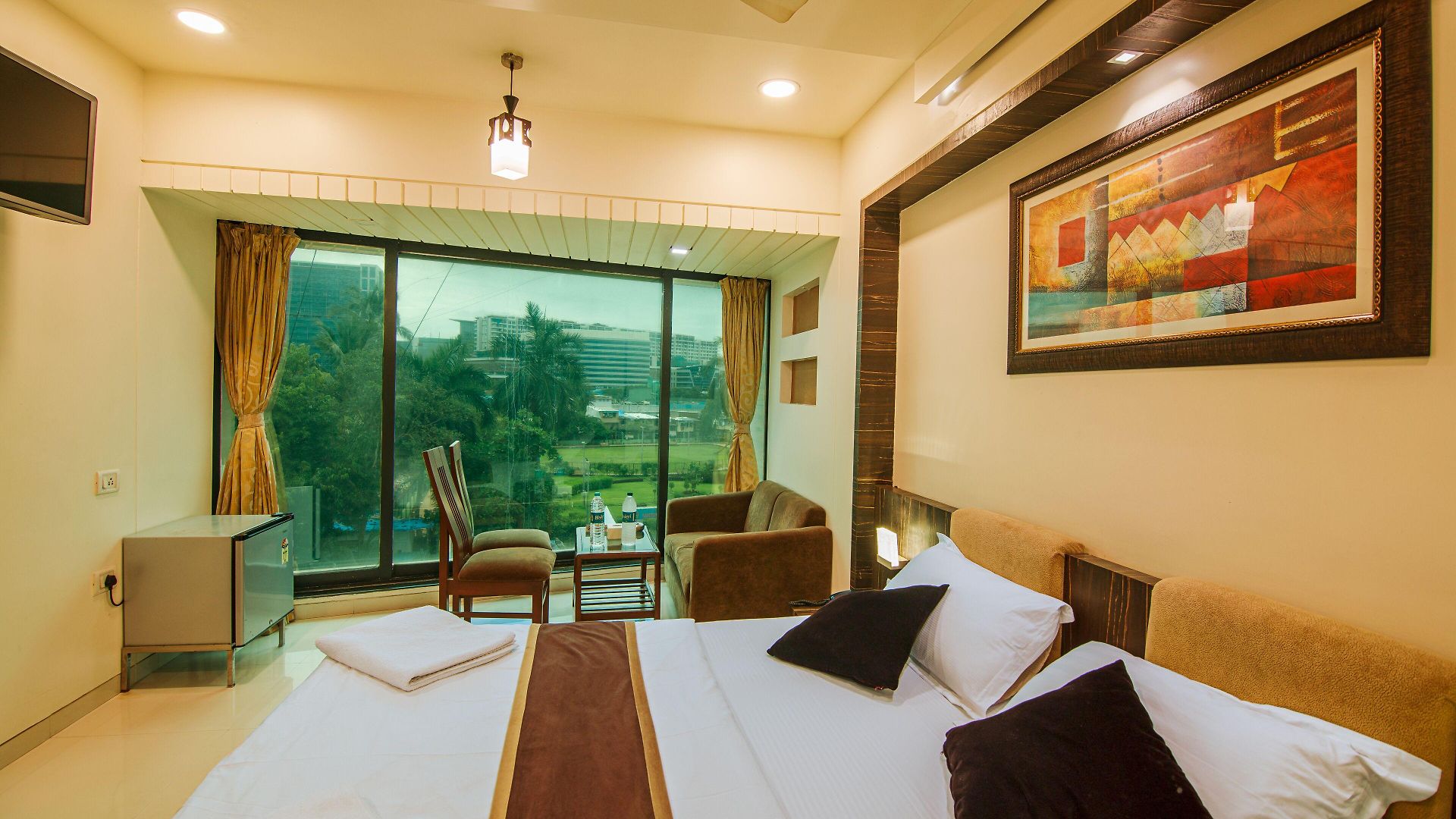 La Metro Near Bkc Hotel 3*