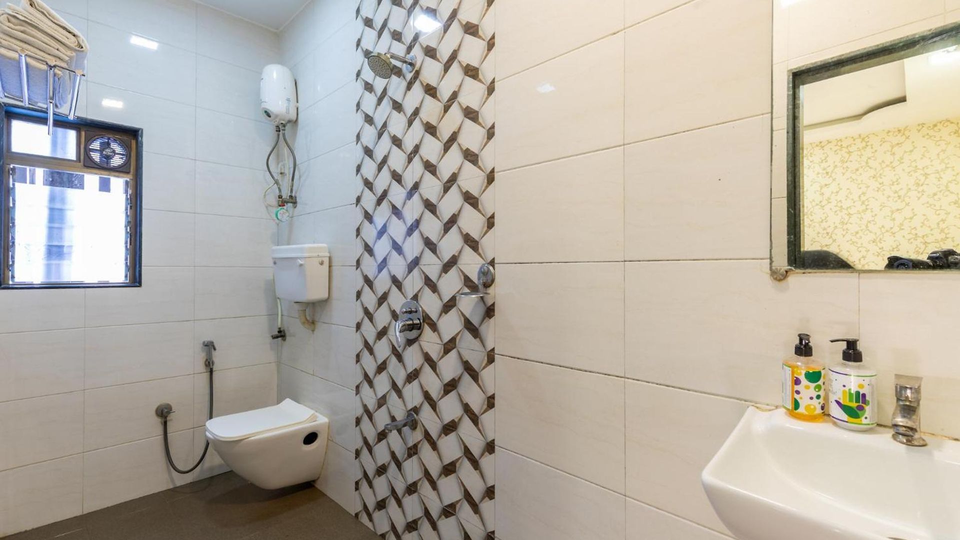 Hotel Jodiya - Near Cst Hotel